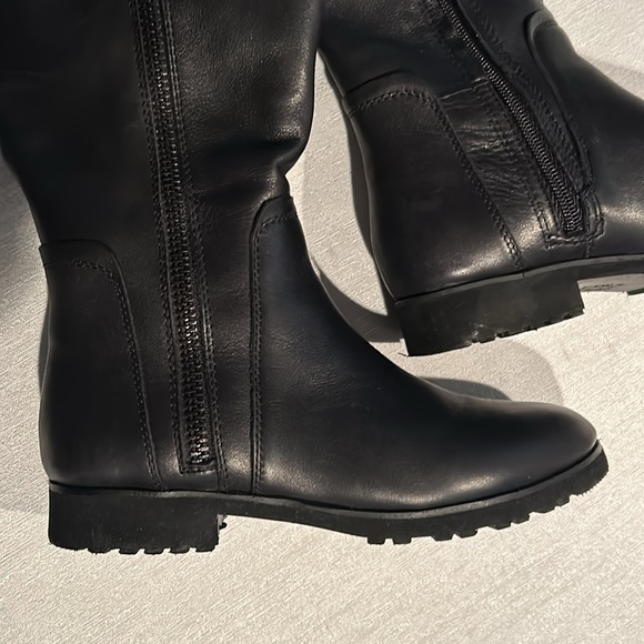 Naturalizer Women’s Tall Black Boots w/ Textured Bottom Size 6.5 Like new - Picture 9 of 16